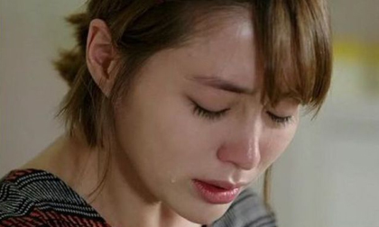 Chia tay lưu luyến, sướt mướt, xuống sân bay đã nhận được tin nhắn 'sét đánh'