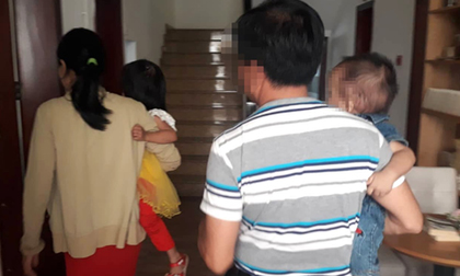 Vợ chồng 'tố' ông lão 70 tuổi dâm ô con gái kêu cứu vì liên tục bị dọa giết