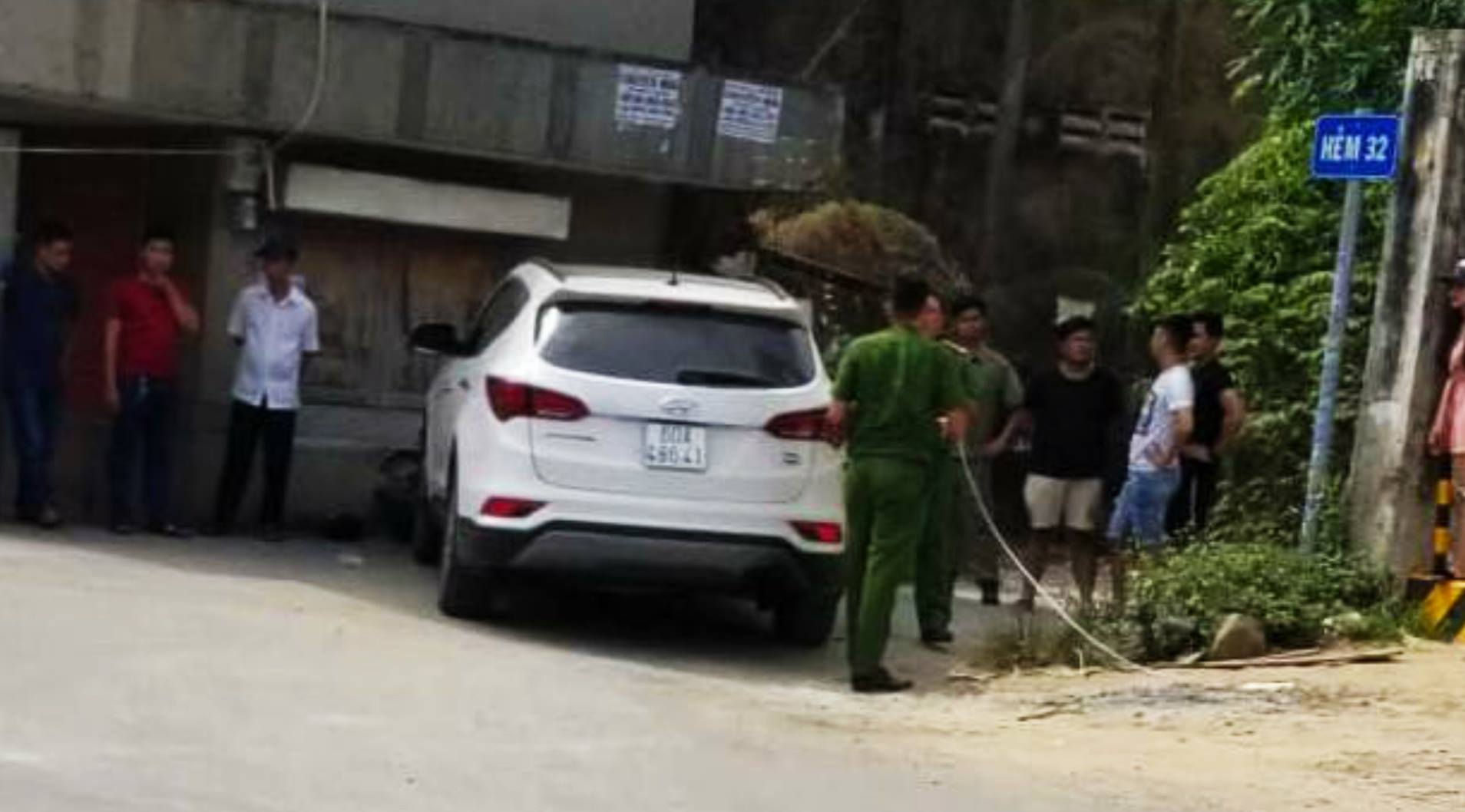 Cướp túi xách cô gái, thanh niên bị ô tô tông chết - 1