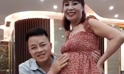 Vừa tuyên bố mang thai, cô dâu 62 tuổi đã lộ bụng to vượt mặt, nói tiết kiệm tiền đi đẻ