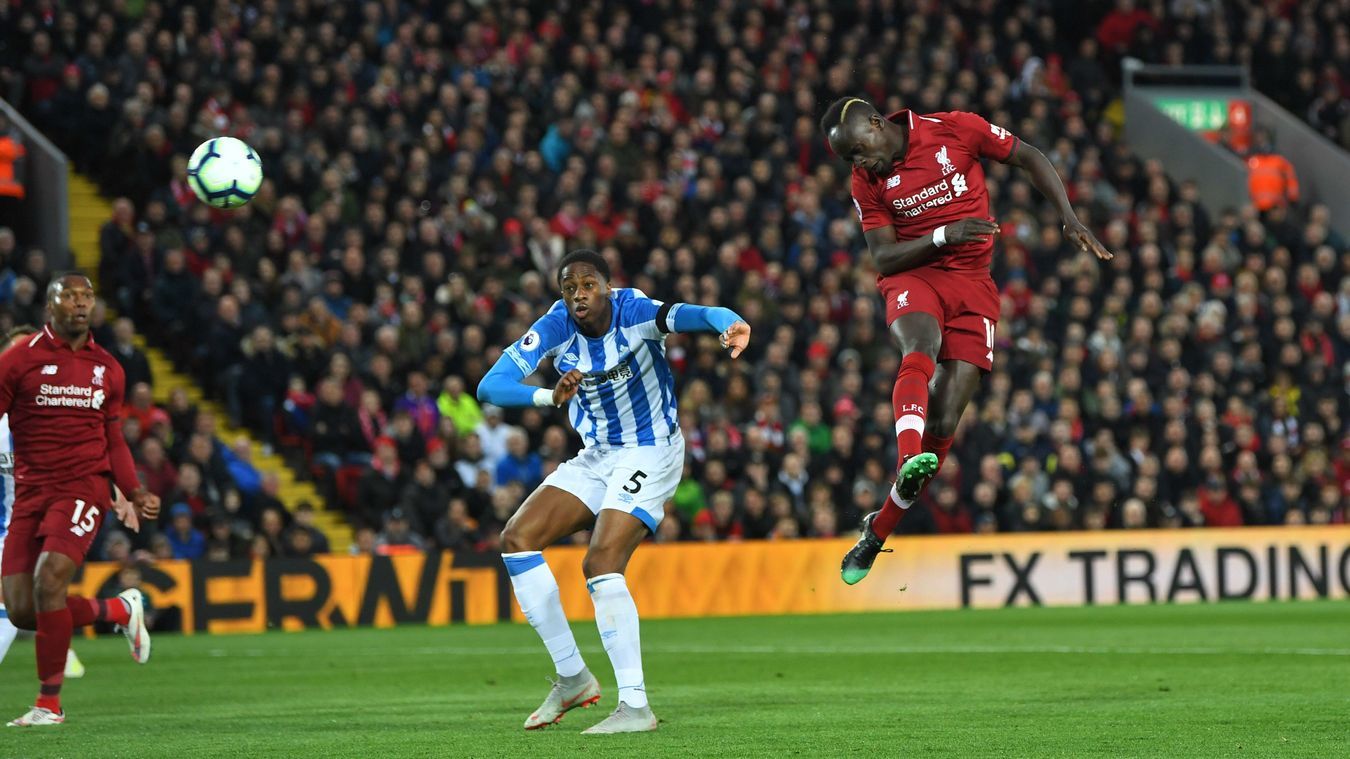 Thắng '5 sao', Liverpool vượt Man City leo lên đỉnh bảng