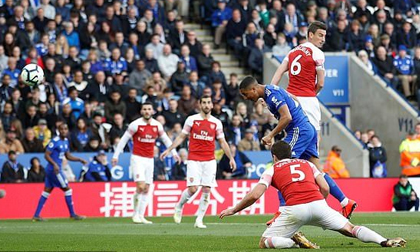 Arsenal thua tan nát trước Leicester