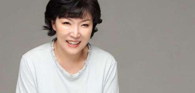 ban dien mot thoi cua song joong ki mat vi ung thu vom hong, 4 dau hieu dung chu quan - 1