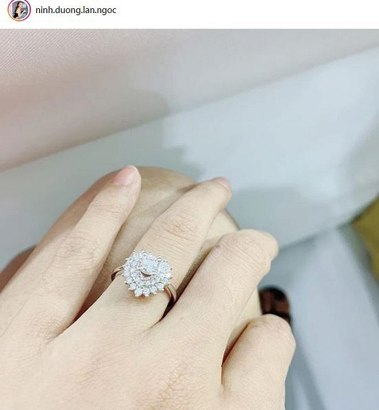 Ninh Dương Lan Ngọc 29 tuổi sở hữu 2 nhà, xe sang, nhẫn kim cương, đồ hiệu