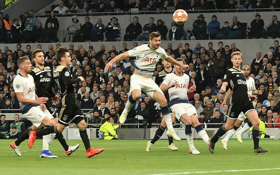 Hạ Tottenham, Ajax rộng cửa vào chung kết Champions League