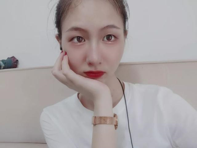 Nữ sinh 20 tuổi gây xúc động khi đỡ 8 nhát dao để cứu bạn Nữ sinh 20 tuổi gây xúc động khi đỡ 8 nhát dao để cứu bạn