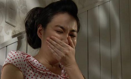 Cố làm thêm để kiếm hộp sữa cho con, tôi ứa nước mắt trước mâm cơm nhà chồng để phần