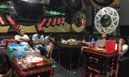 Đột kích karaoke phát hiện 29 khách chơi ma túy