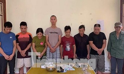 Lạng Sơn: Bắt 8 đối tượng đánh bạc 'gạt hạt ngô' trên đồi rừng