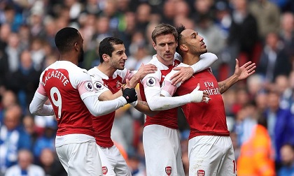 Đánh rơi chiến thắng, Arsenal hết cửa top 4