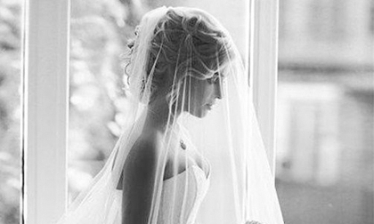 Ai ơi đừng lấy chồng xa, cha mẹ tuổi già biết người nào chăm?
