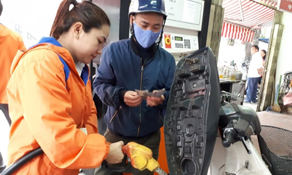 Quỹ bình ổn giá xăng dầu: Người dùng thiệt hơn là được lợi?