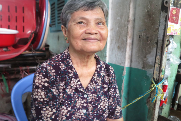 'Xóm giang hồ' Sài Gòn: Vợ bán dâm trên gác, chồng ngồi trước cửa canh chừng