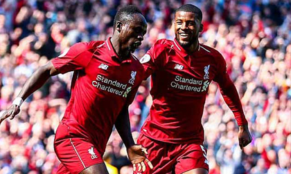 Hạ Wolves, Liverpool bất lực nhìn Man City đăng quang