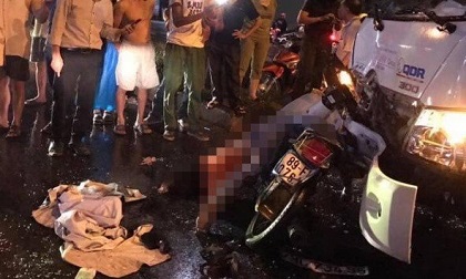 Va chạm ô tô, người phụ nữ tử vong trên đường đón 3 trẻ đi học về