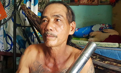 Người đàn ông chuyên bốc mộ kể phút đập vỡ 2 thùng bê tông thấy 2 xác người