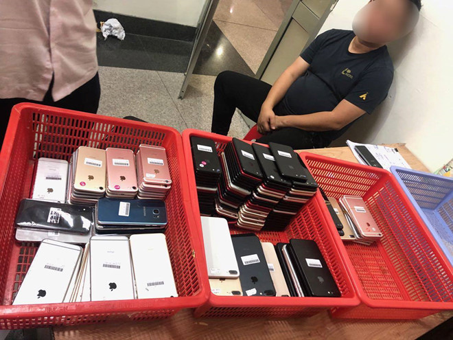 Phi vụ buôn lậu khủng: 2.500 smartphone từ Trung Quốc vào Việt Nam Phi vụ buôn lậu khủng: 2.500 smartphone từ Trung Quốc vào Việt Nam