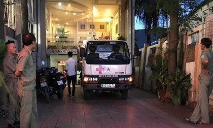 Người đàn ông chết trong khách sạn ở Sài Gòn, thi thể đầy máu