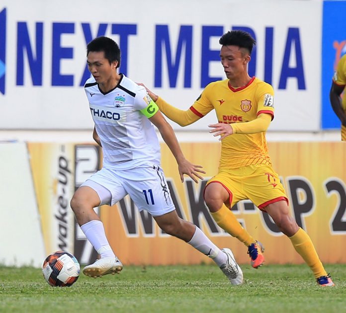 Tuyển Việt Nam dự King’s Cup: Cứ mạo hiểm thôi, thầy Park!
