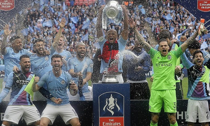 Man City 6-0 Watford: Sterling lập hattrick, Man City hoàn tất cú ăn 3 lịch sử