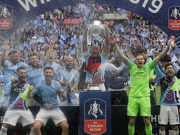 Man City 6-0 Watford: Sterling lập hattrick, Man City hoàn tất cú ăn 3 lịch sử