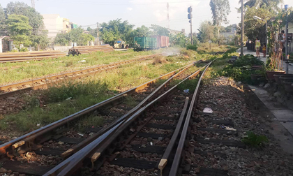 Sau thăm người yêu, thanh niên ra đường ray nằm bị tàu cán tử vong