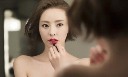 Yếu đuối thực sự chỉ là sự phiền phức, phụ nữ phũ một chút mới làm nên chuyện