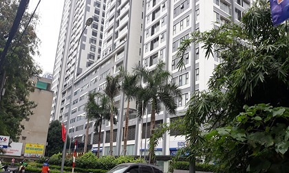 Hà Nội: Người đàn ông nước ngoài bị tố sàm sỡ phụ nữ trong thang máy