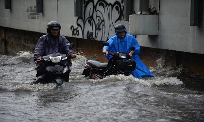 Dự báo thời tiết 23/5: Mưa dông giảm tại Bắc Bộ, gia tăng ở Nam Bộ