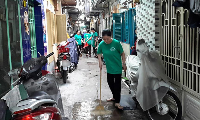 'Đất dữ' Sài Gòn: Anh công an ngồi đọc sách giữa đường để canh tội phạm
