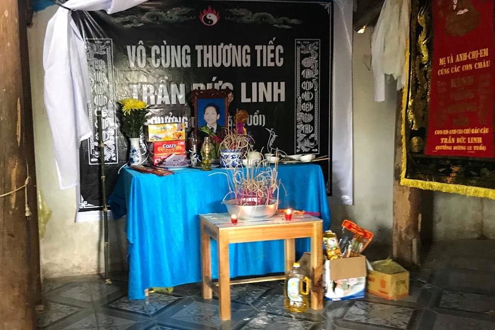 Nghẹn ngào tang lễ nạn nhân bị giấu xác trong thùng bê tông