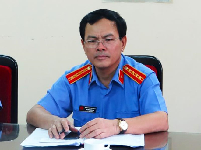 ong nguyen huu linh den toa nhan quyet dinh vu “nung” be gai hinh anh 1