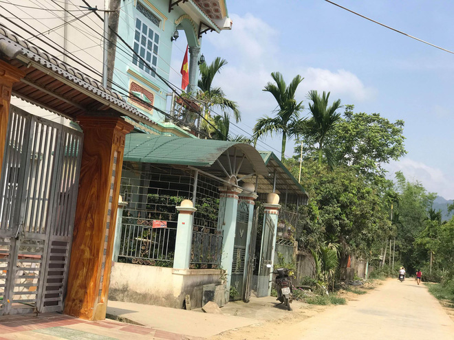 Cảnh sát nghi ngờ và bí mật điều tra mẹ nữ sinh giao gà từ khi nào?