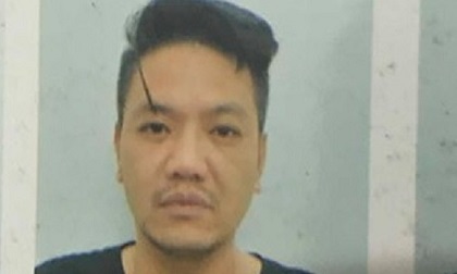 Nghịch tử cầm dao dọa giết bố mẹ để đòi tiền