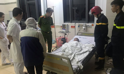 Bắc Ninh: Giải cứu bé trai 3 tuổi ngất lịm trong đám cháy dữ dội