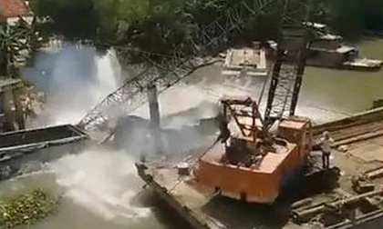 Vụ sập cầu Tân Nghĩa ở Đồng Tháp: Cần cẩu gãy khi trục vớt xe tải
