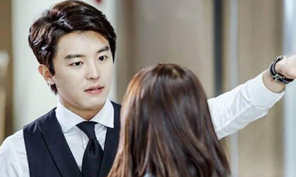 Vợ trở về với bộ dạng 'biến hình', tôi hộc tốc chạy vào tìm một thứ rồi giận run người 