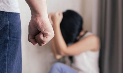 Chồng vũ phu, cờ bạc nhưng không dám ly hôn chỉ vì sợ điều này