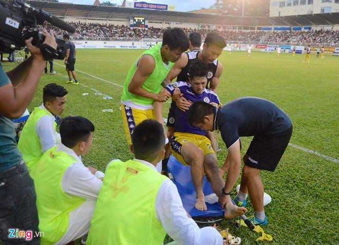 Dinh Trong chan thuong nghiem trong, chia tay SEA Games hinh anh 1