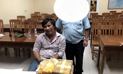 Bắt giữ tài xế vận chuyển 40.000 viên ma tuý tổng hợp