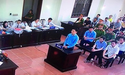 Xét xử vụ án chạy thận ở Hòa Bình: Làm rõ vì sao Bộ Y tế gửi công văn mật?