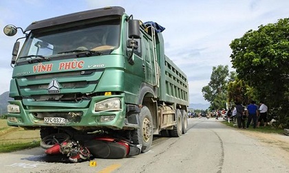 Xe tải lấn làn gây tai nạn, kéo lê xe máy hơn 70m khiến cháu bé 1 tuổi tử vong