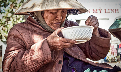 Người nghèo có 3 nơi chớ dại ghé qua và 3 loại tiền không nên tiết kiệm