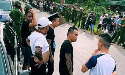 Hàng chục giang hồ vây xe cán bộ công an trước quán nhậu ở Đồng Nai