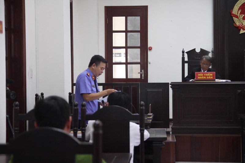 Đề nghị tòa xử nữ tài xế gây tai nạn ở Hàng Xanh 42 tháng tù - ảnh 1