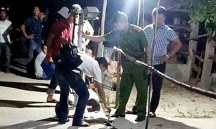 Khởi tố vụ án nhóm thanh niên xông vào nhà truy sát 3 cha con thương vong