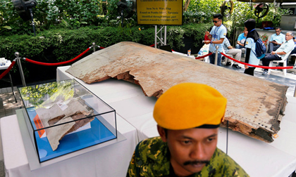 Sự thật về MH370: Vỡ tan như 'pháo hoa'?