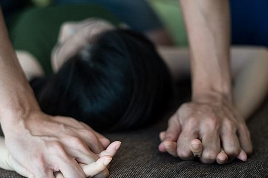 thieu nu bi thanh nien 19 tuoi khong che hiep dam tai nha hinh anh 1