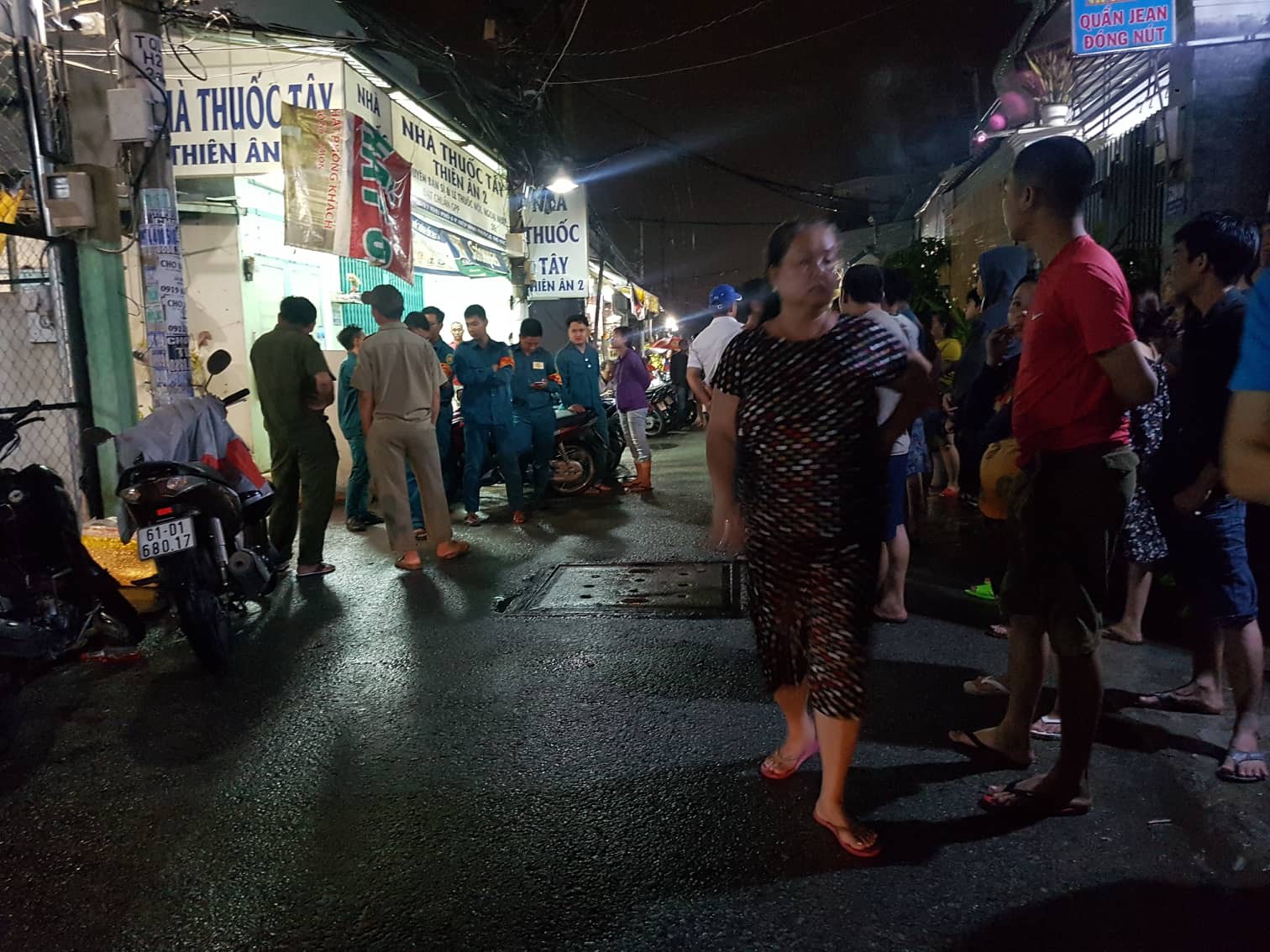 Hát karaoke trong nhà lớn hơn loa kẹo kéo của nhóm nhậu, 1 người bị đâm chết