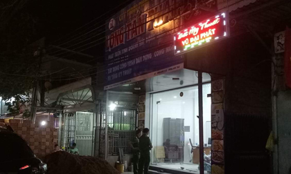 Khám xét trụ sở công ty của giám đốc gọi giang hồ vây xe công an